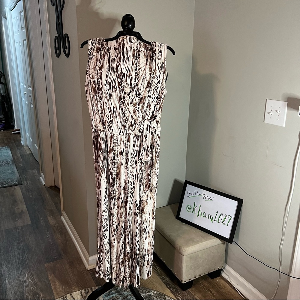 Tahari Brown / White One Piece Pant Suit Size Medium NWOT
